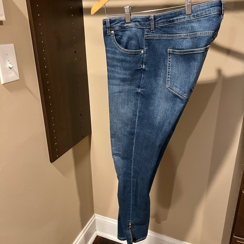 H&M Blue Skinny Jeans with Classic Denim Style